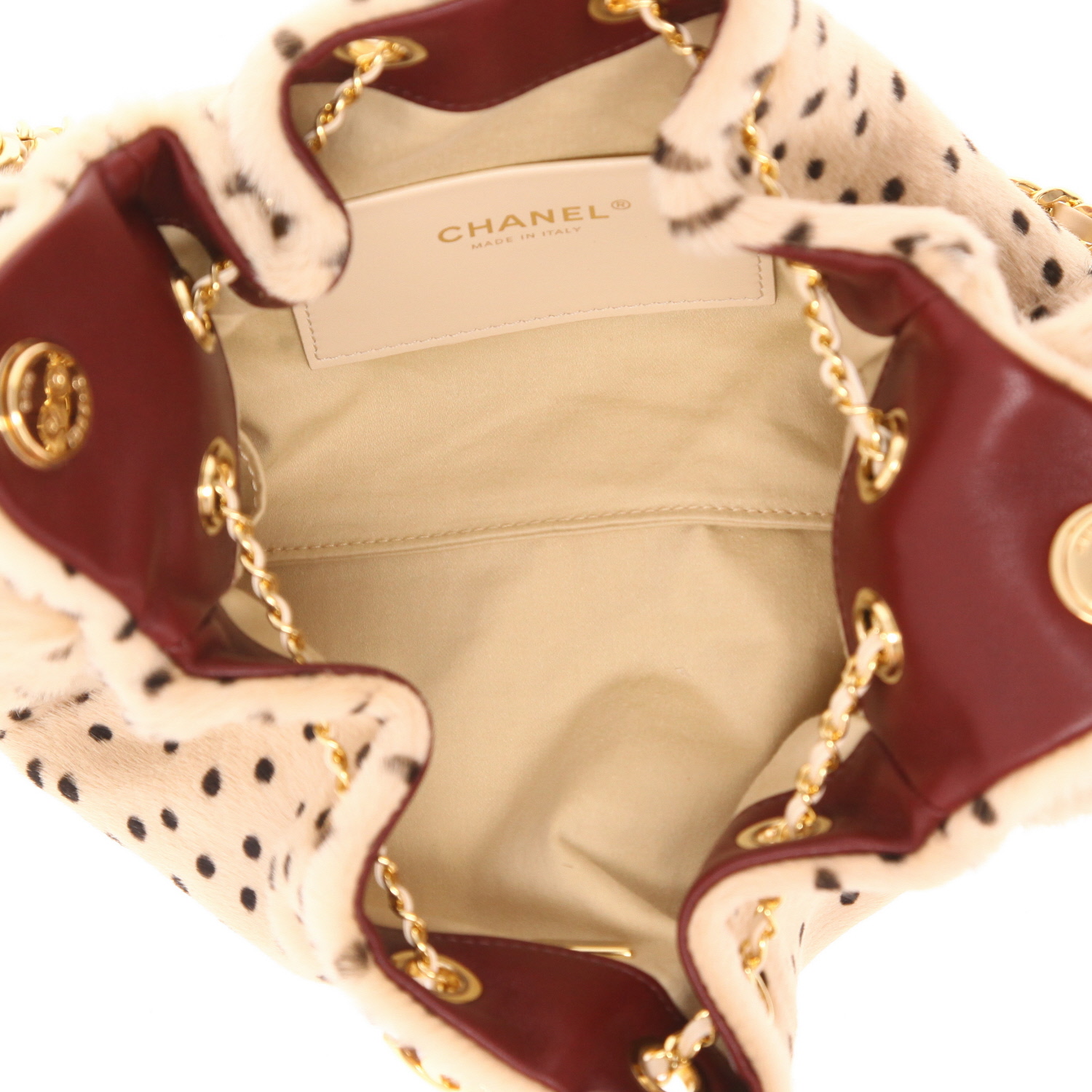 Chanel 25 mini handbag in beige and Noir faux fur and Bordeaux leather - Detail D3