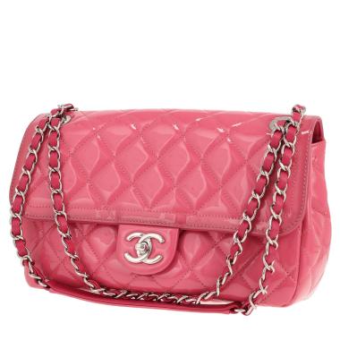 Chanel handbag in pink quilted patent leather