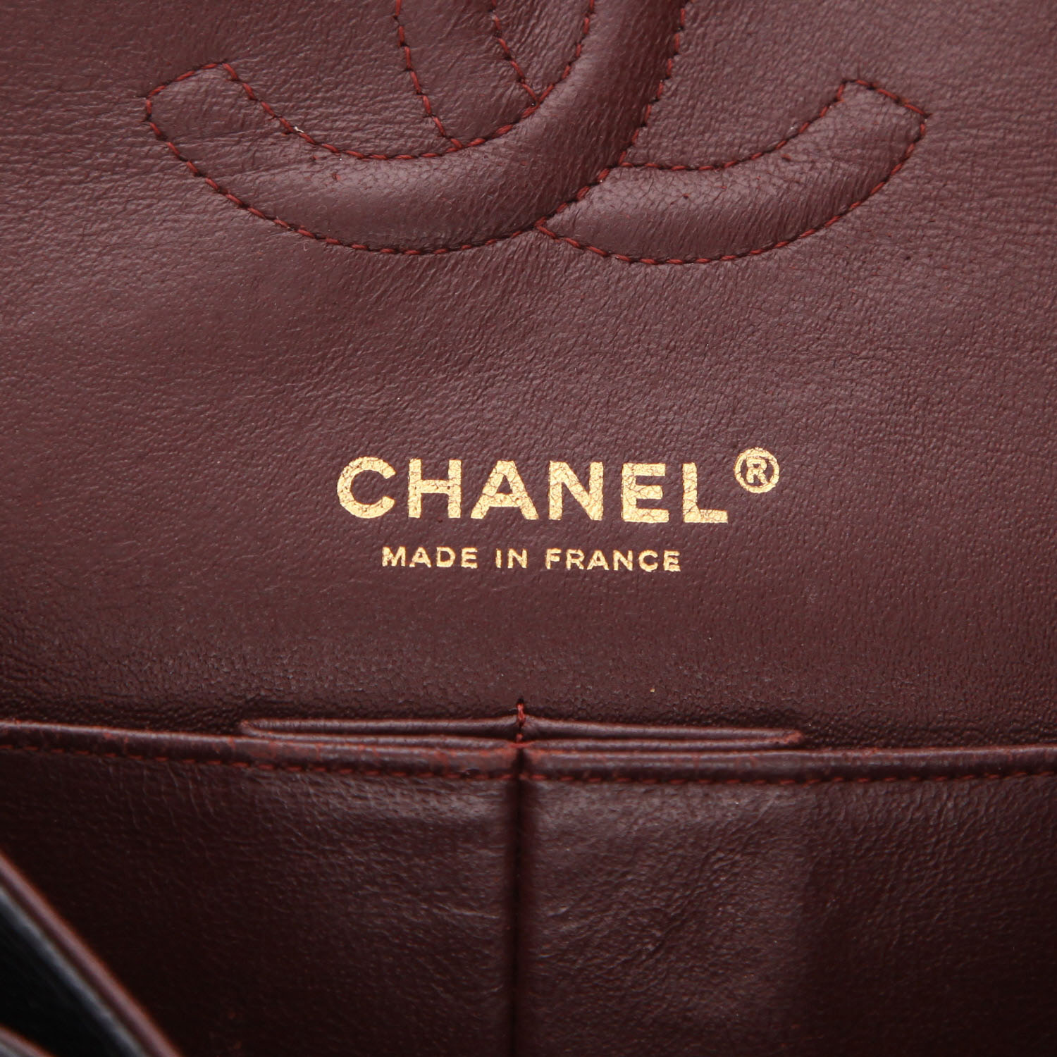 Sac à main Chanel  Timeless Classic en cuir grainé matelassé noir - Detail D2