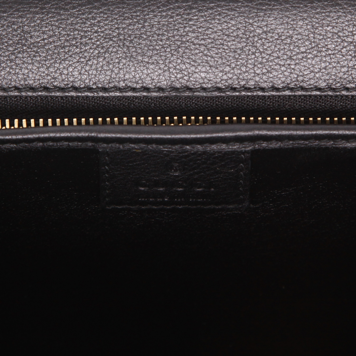 Gucci Blondie handbag in black leather - Detail D2
