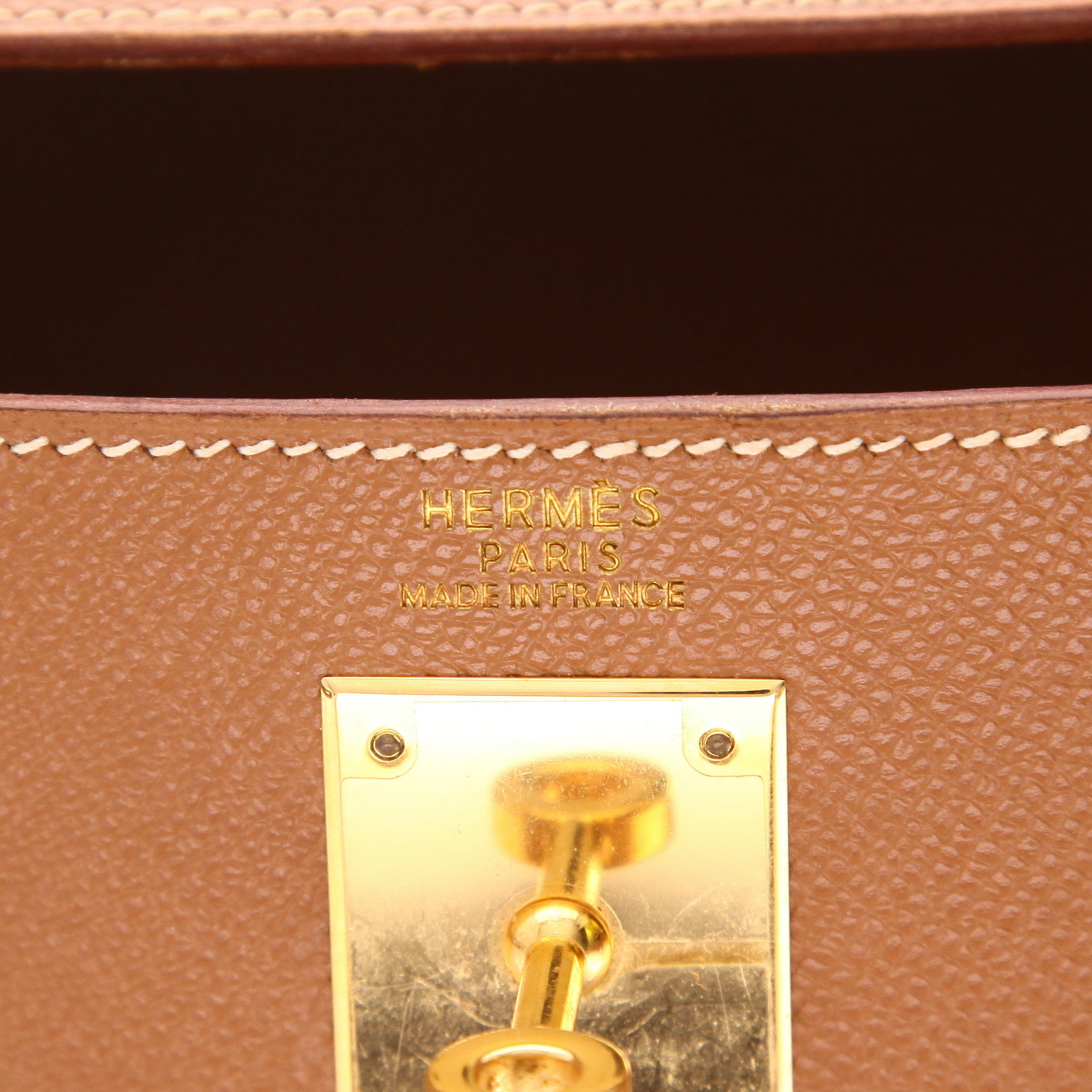 Hermès Kelly 32 cm handbag in gold Epsom leather - Detail D2