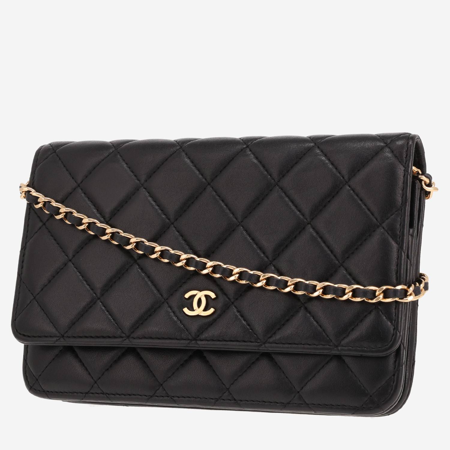 Chanel ‘Wallet on Chain’ shoulder bag in black quilted leather