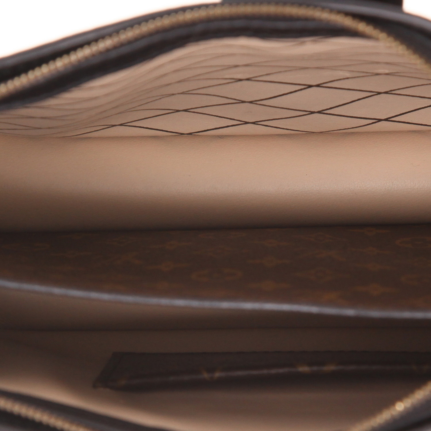 Bolso bandolera Louis Vuitton «Soft Trunk» de lona Monogram marrón y piel noire - Detail D3