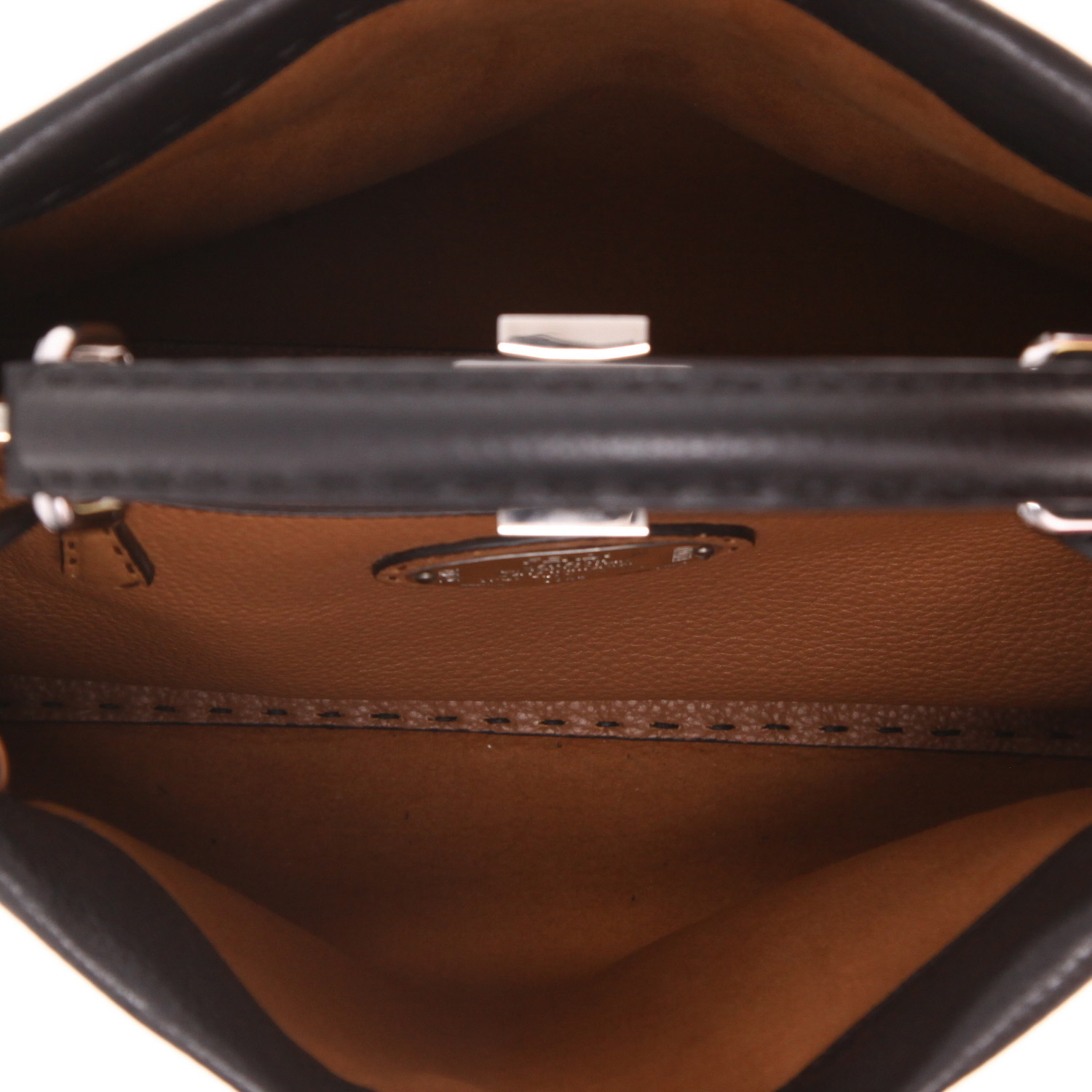 Fendi Peekaboo handbag in black leather - Detail D3