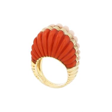 Anillo Cartier de los años 1970, de oro amarillo y Corail