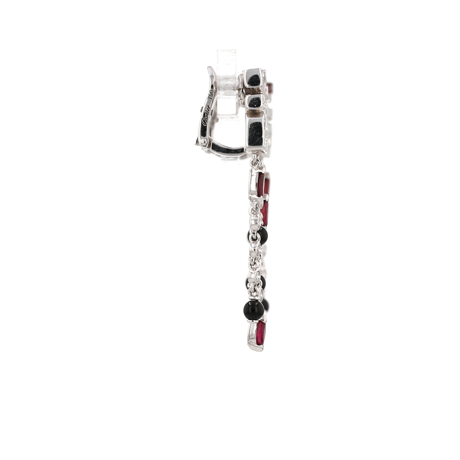 Paire de pendants d'oreilles Cartier Le Baiser du Dragon en or blanc, onyx, rubis et diamants - Detail D4