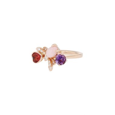 Anillo «Attrape-moi si tu m’aimes» de Chaumet, en oro rosa, piedras de colores y diamantes