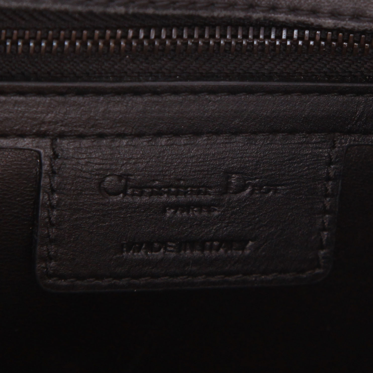 Bolso bandolera Dior Caro, modelo grande, de piel Cannage Noir - Detail D2