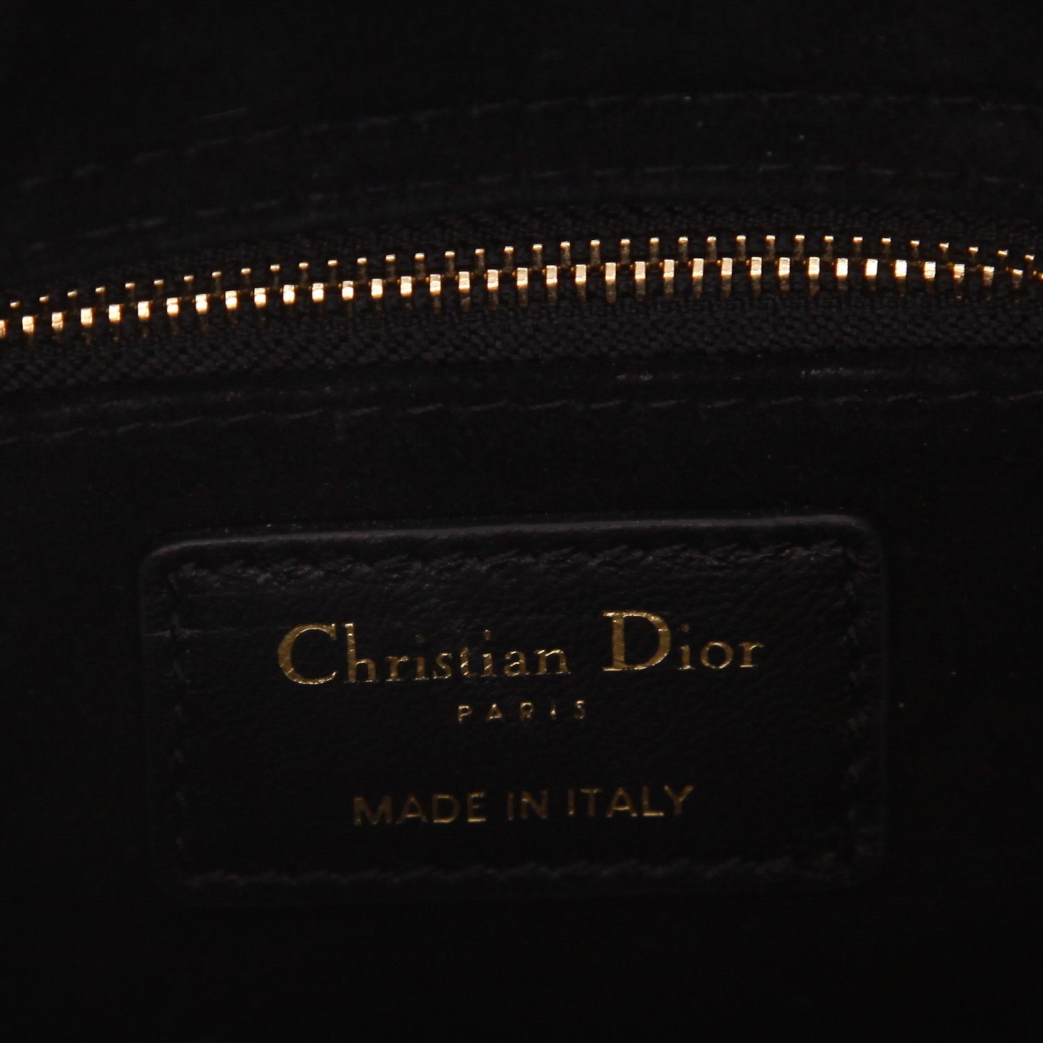 Bolso Dior «Lady Dior» de piel con relieve de mimbre negro - Detail D2