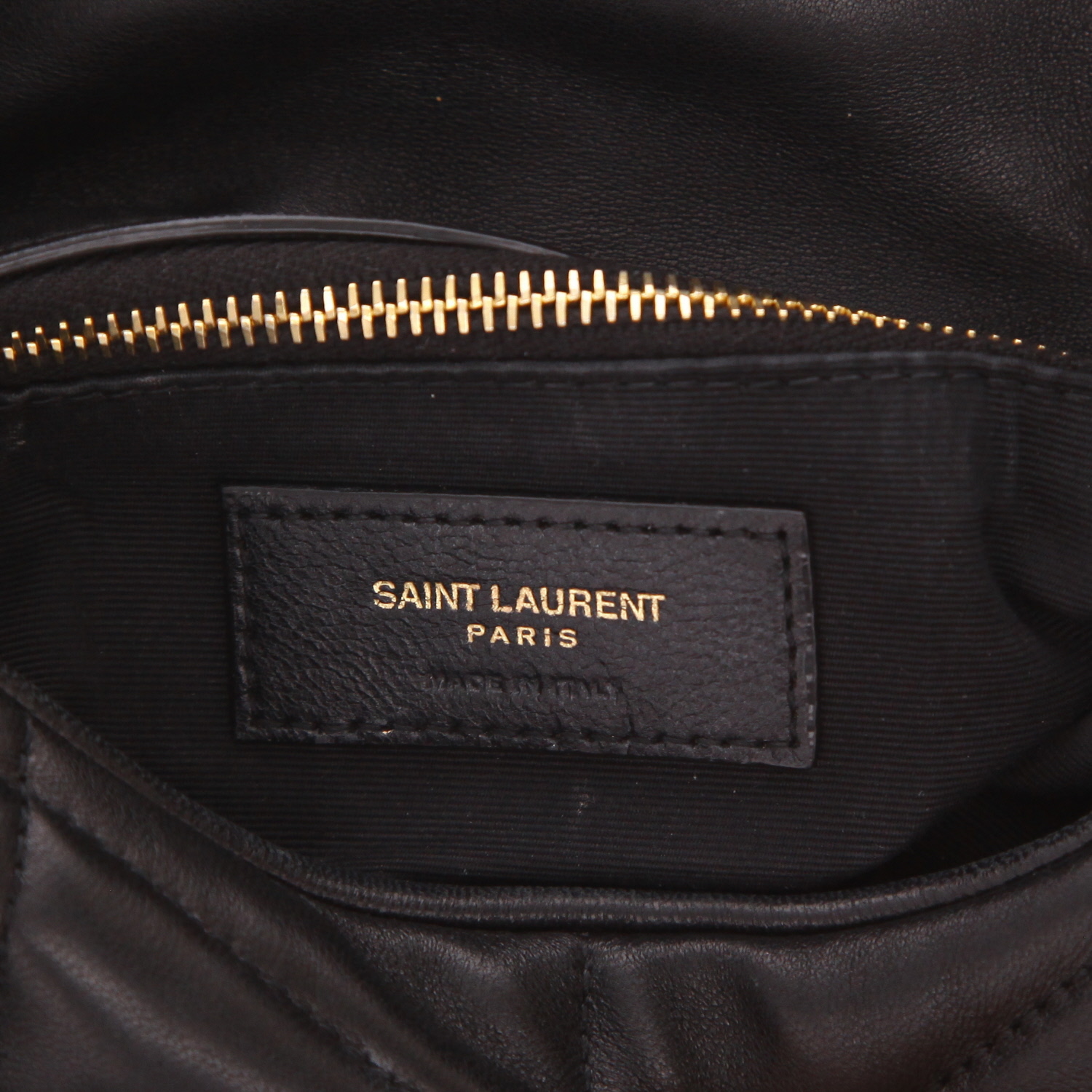 Bolso bandolera Saint Laurent «Loulou Puffer», modelo pequeño, de piel acolchada negra - Detail D2