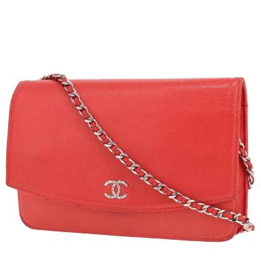 Chanel ‘Wallet on Chain’ shoulder bag in red leather