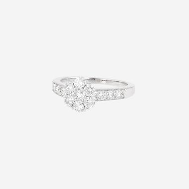 Bague Van Cleef & Arpels Fleurette petit modèle en or blanc et diamants