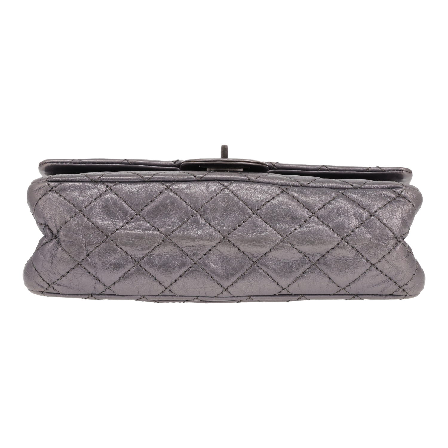 Sac à main Chanel  2.55 en cuir matelassé argenté - Detail D1