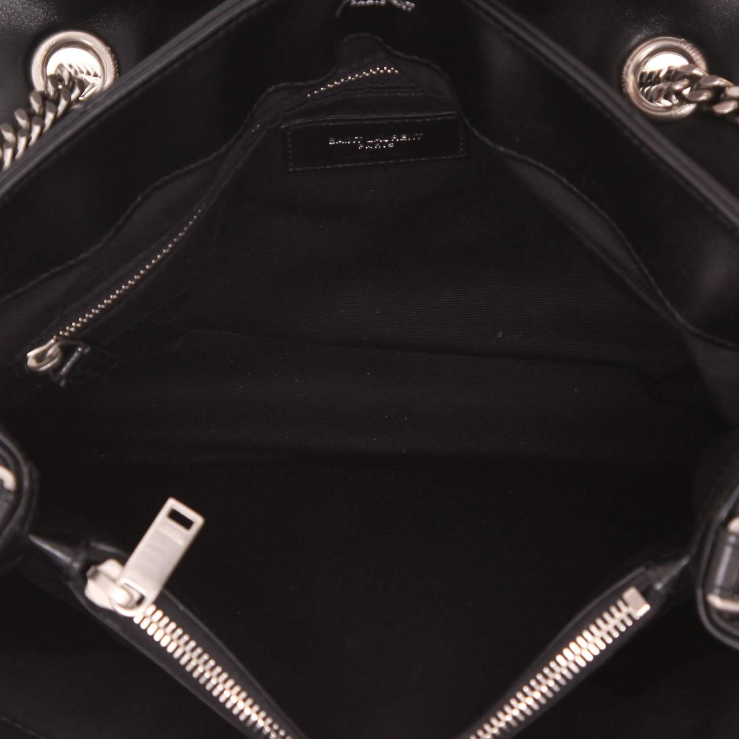 Sac bandoulière Saint Laurent  Loulou moyen modèle  en cuir matelassé chevrons noir - Detail D3