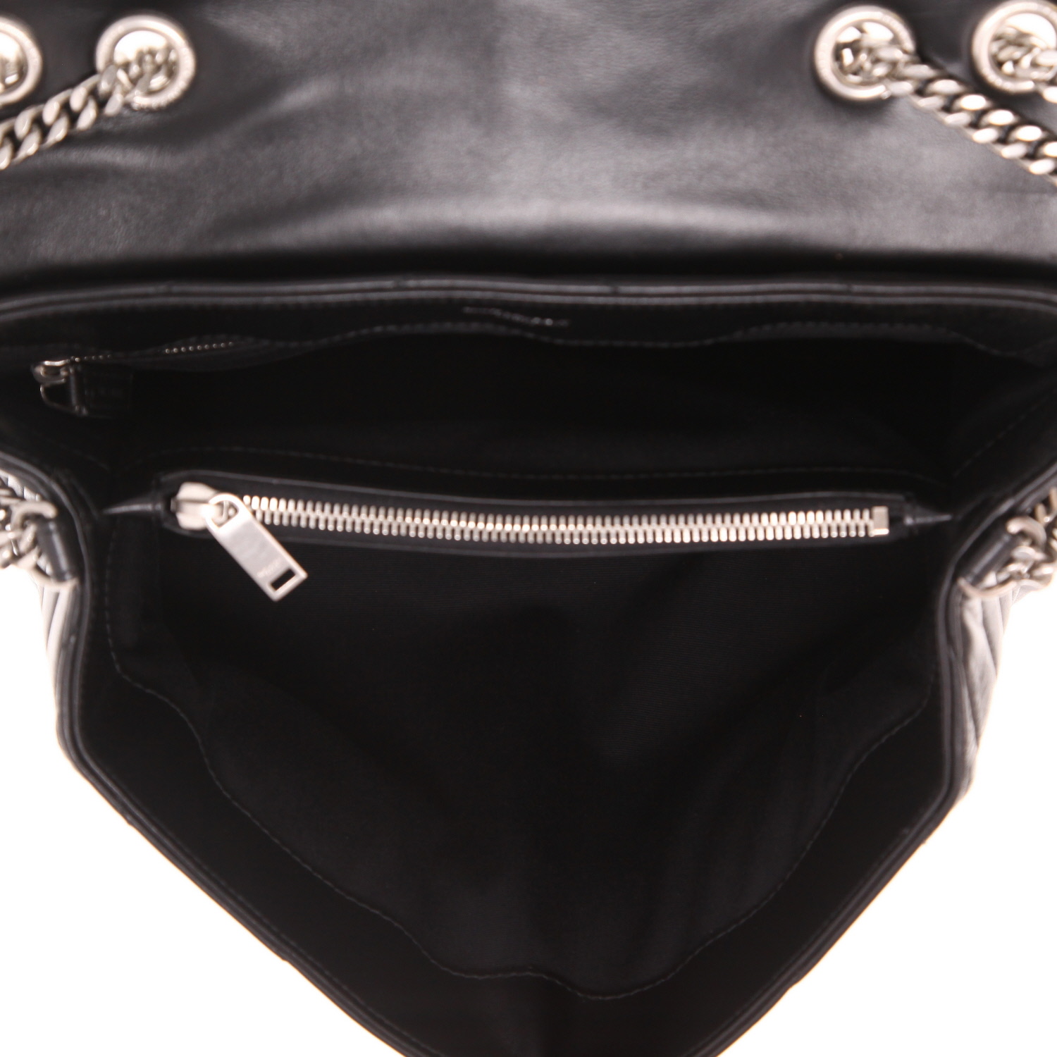 Sac bandoulière Saint Laurent  Loulou moyen modèle  en cuir matelassé chevrons noir - Detail D4
