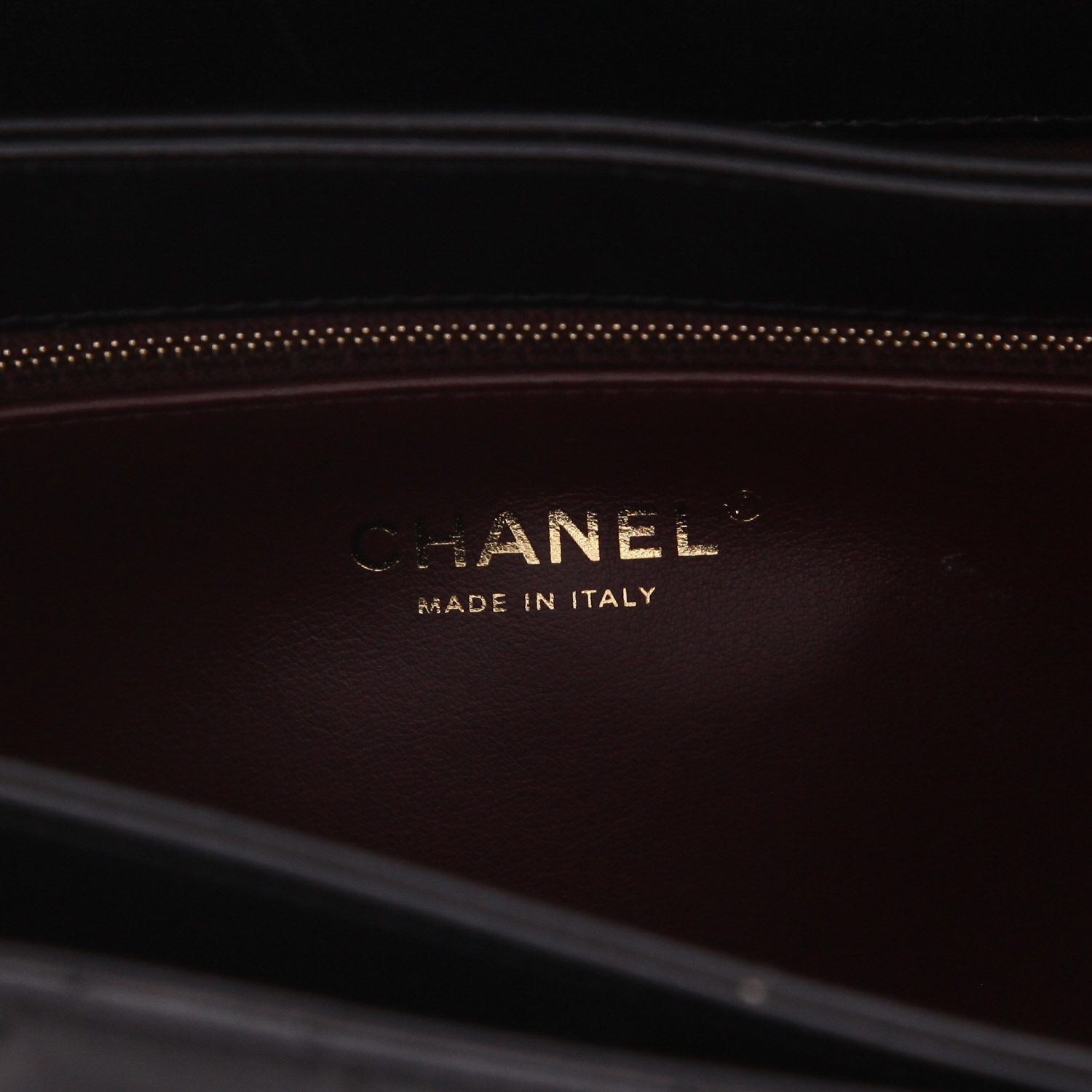 Sac à main Chanel  Trendy CC en cuir matelassé noir - Detail D2