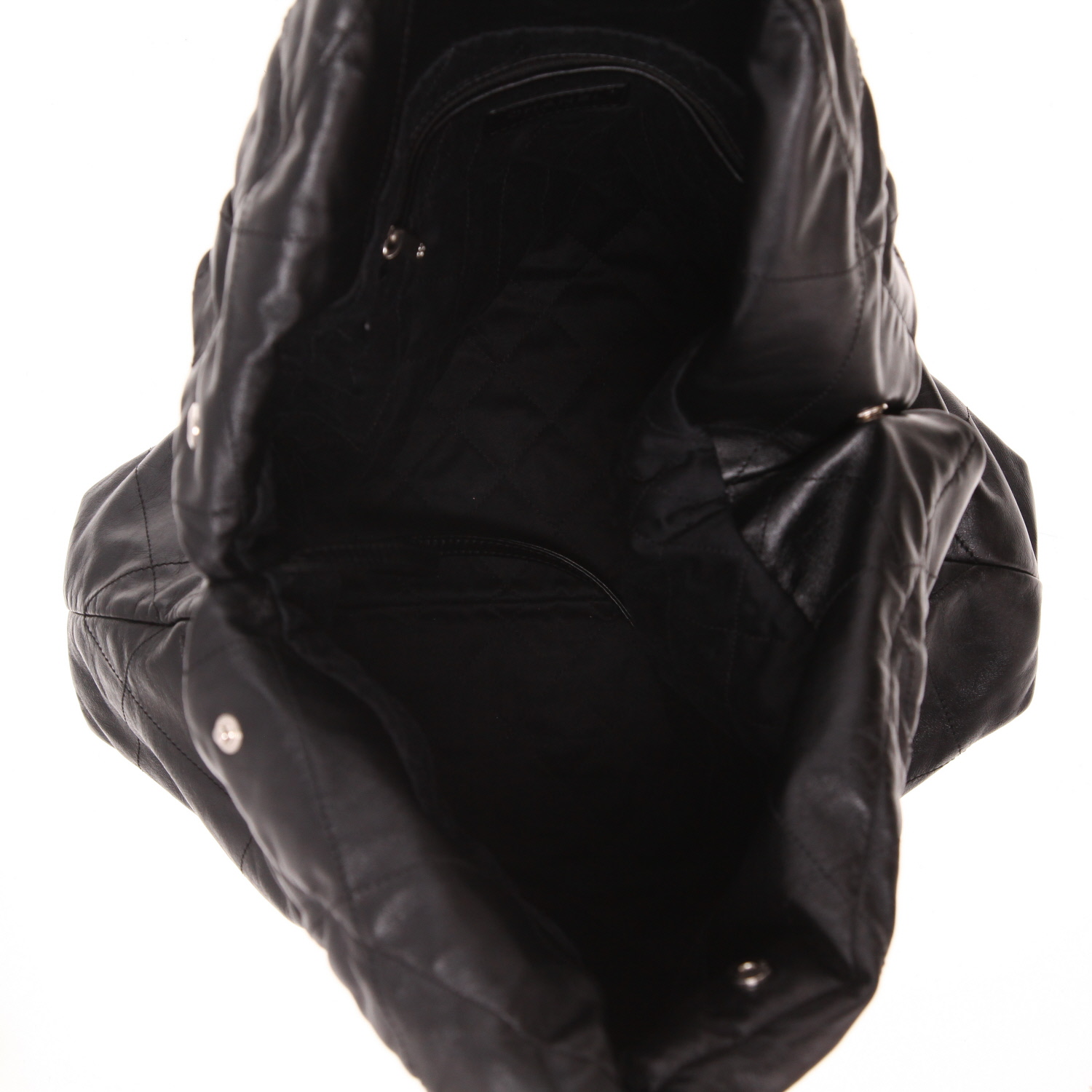 Chanel 22 handbag in black quilted leather - Detail D3