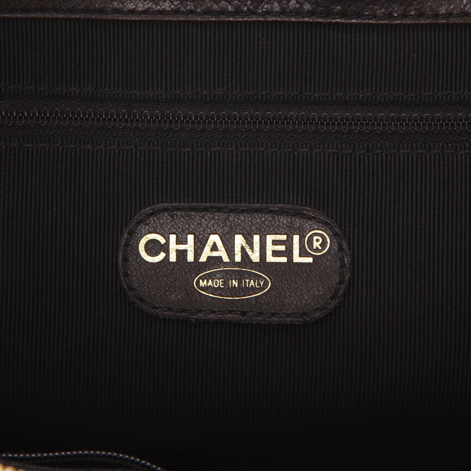 Sac à main Chanel  Vintage en cuir matelassé noir - Detail D2