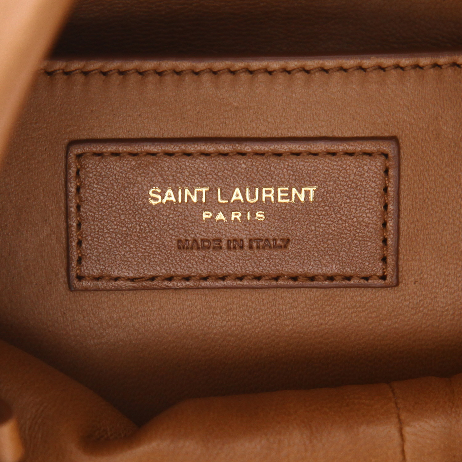 Bolso bandolera de Saint Laurent   de piel marrón y piel marrón - Detail D2