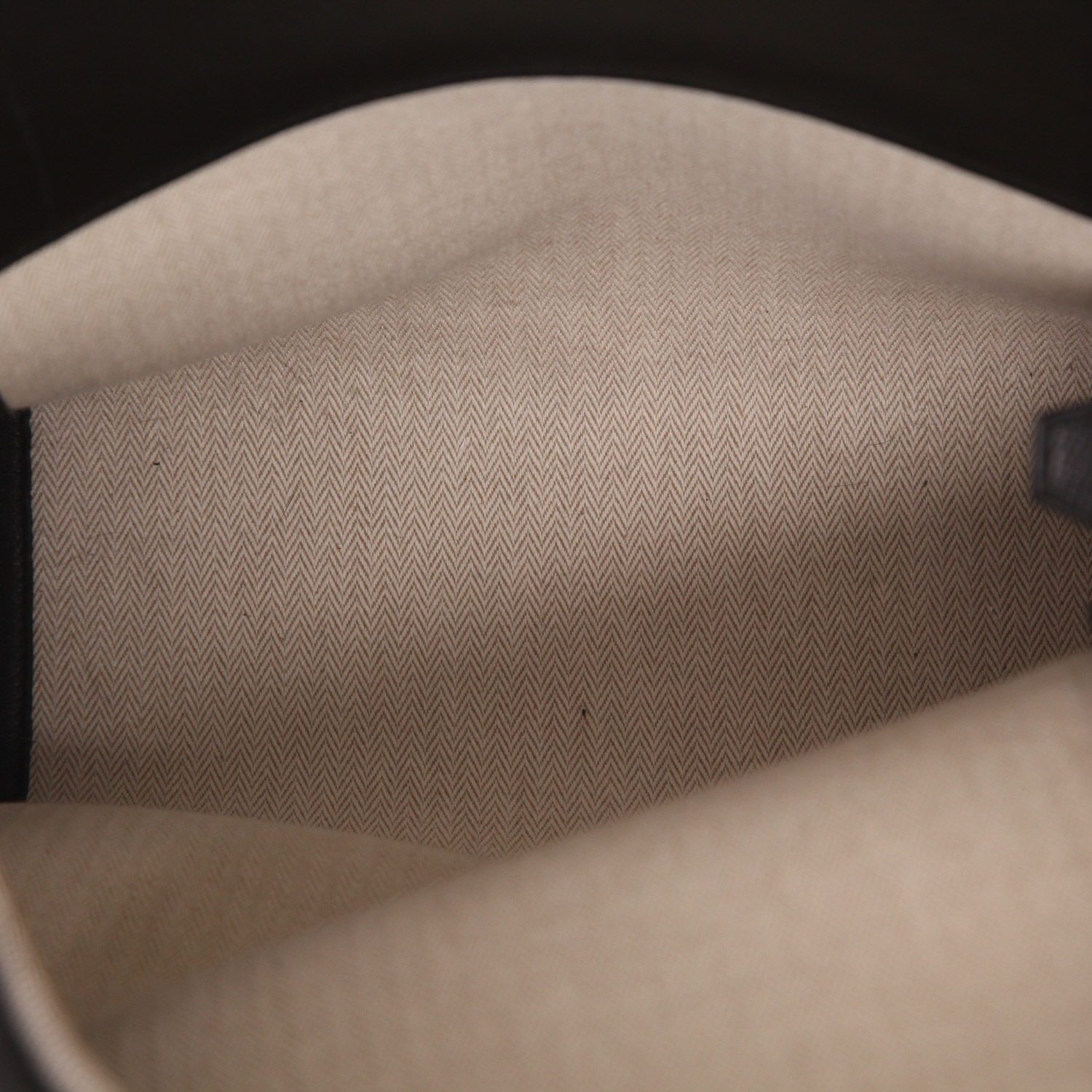 Sac à dos Hermès  Cityback 27 en cuir epsom noir - Detail D3