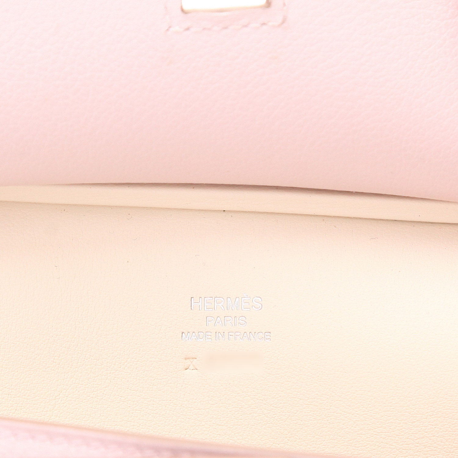 Sac bandoulière Hermès  Jypsiere mini  en cuir Swift Mauve Pâle - Detail D2