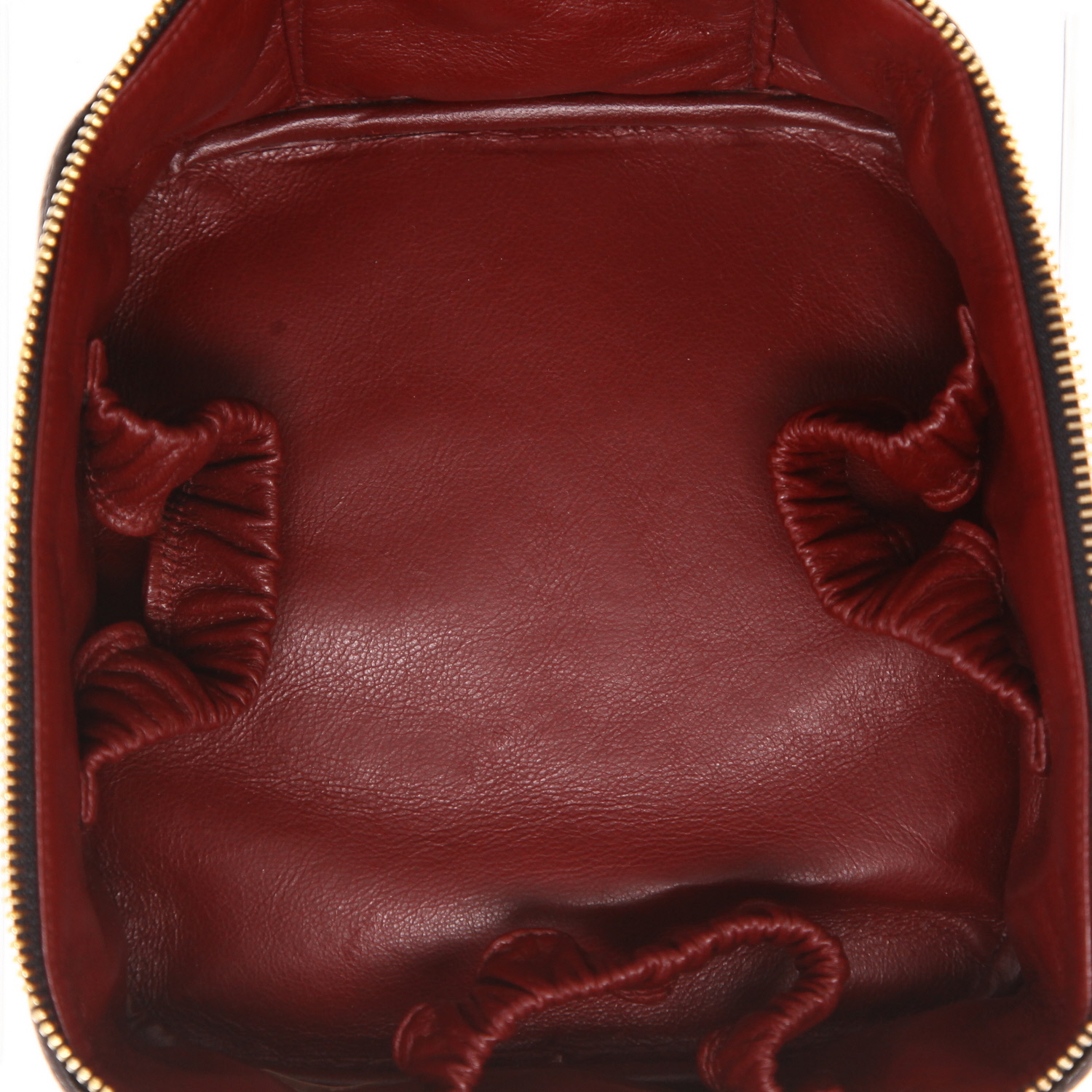 Vintage Chanel Vanity Bag in black quilted leather - Detail D3