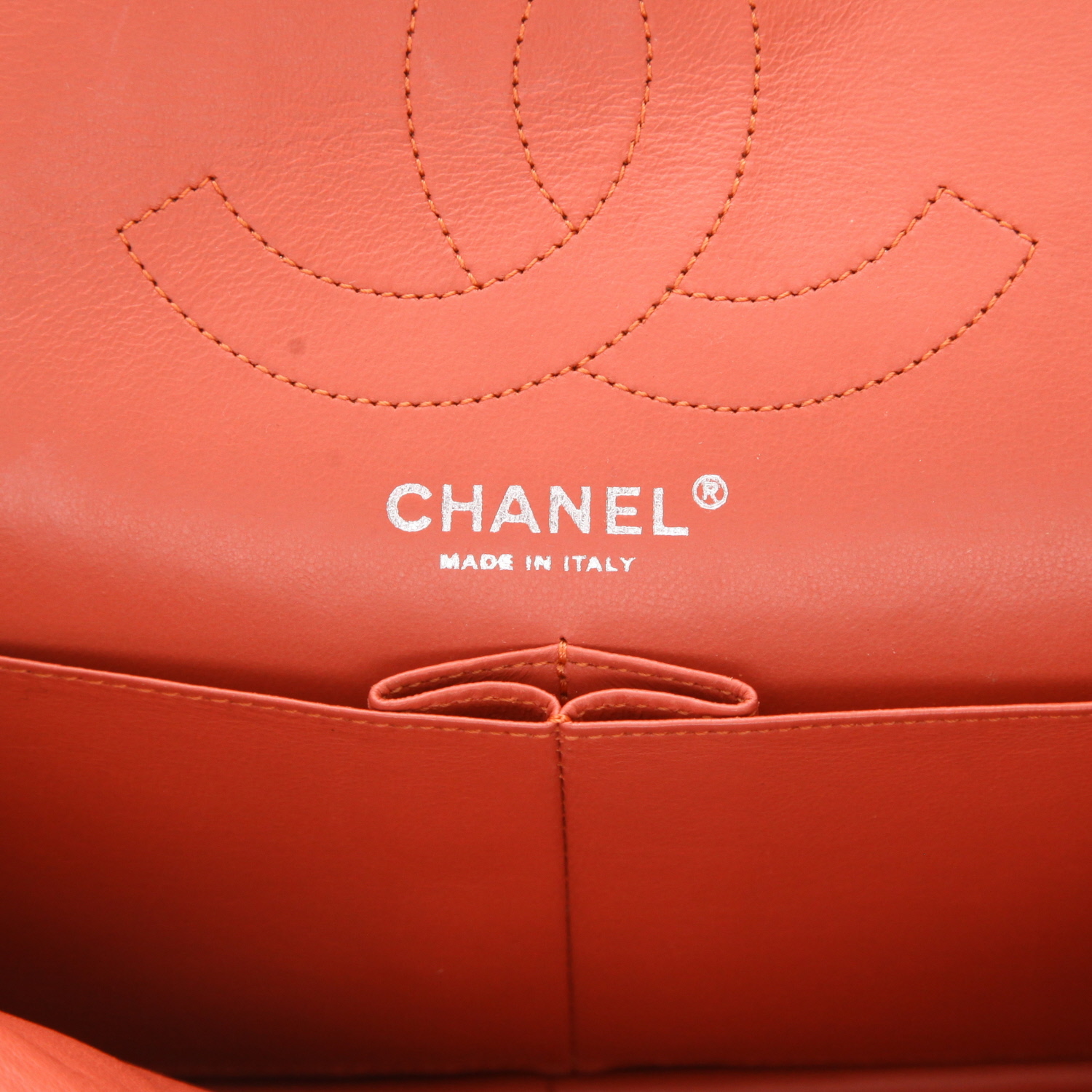 Sac à main Chanel  2.55 en cuir matelassé corail - Detail D2