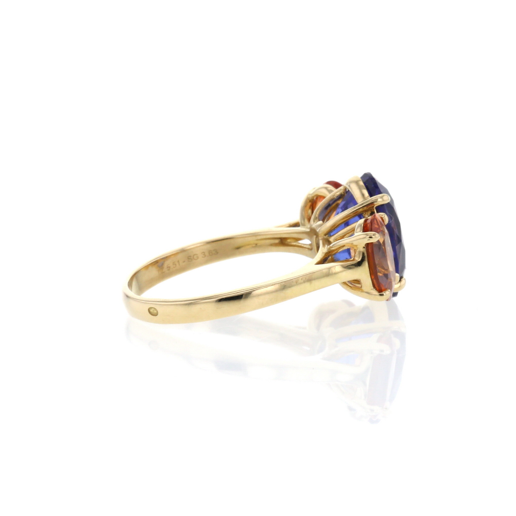 Sortija Vintage en oro amarillo,  granates y tanzanita