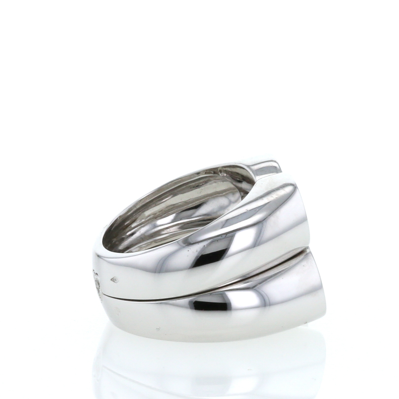 Poiray Sceau de Coeurs ring in white gold