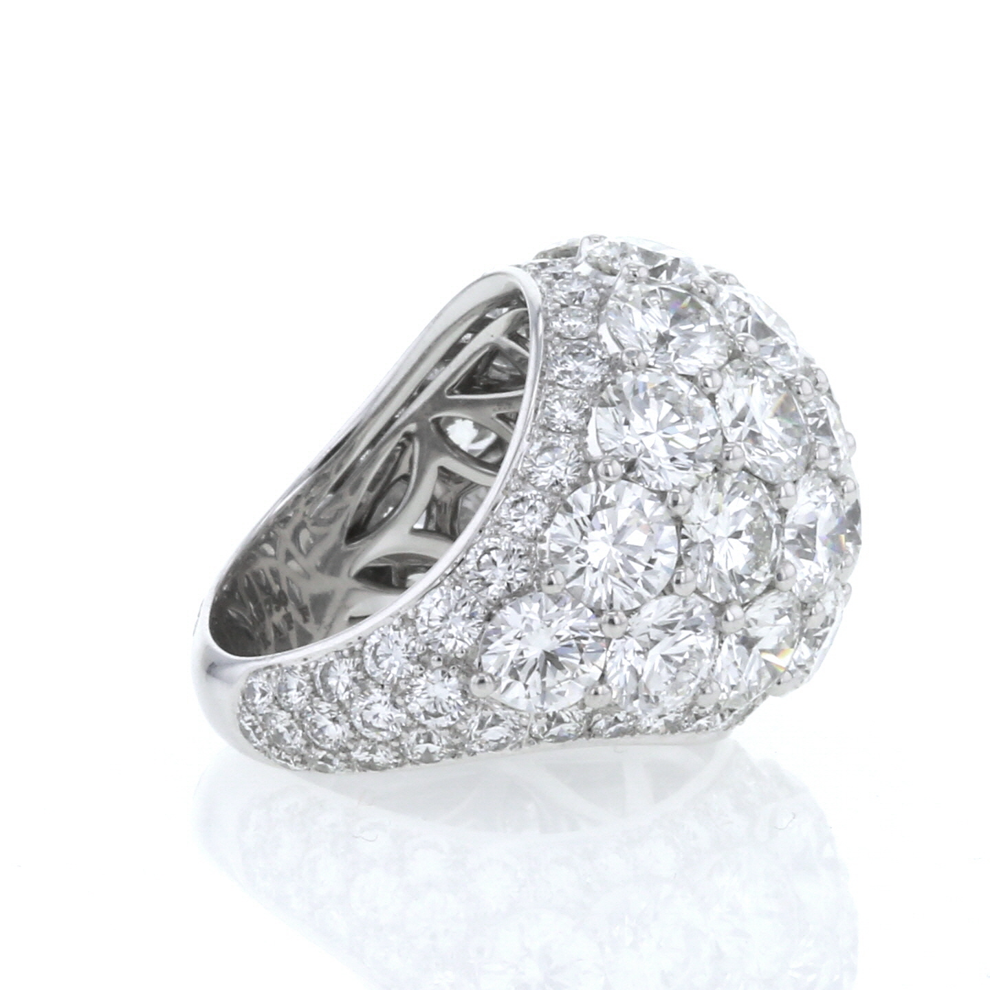 Bague boule Graff en or blanc et 16 carats de diamants