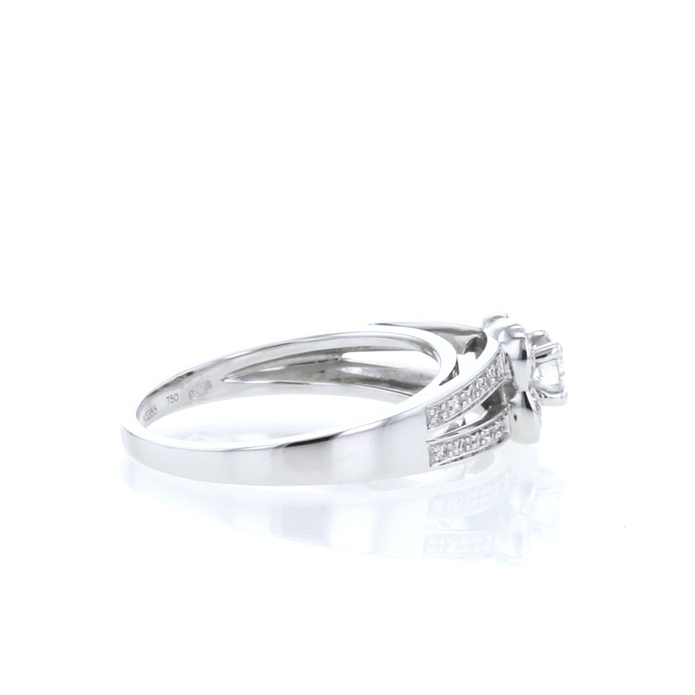 Mauboussin Chance Of Love ring in white gold and diamonds and in diamond