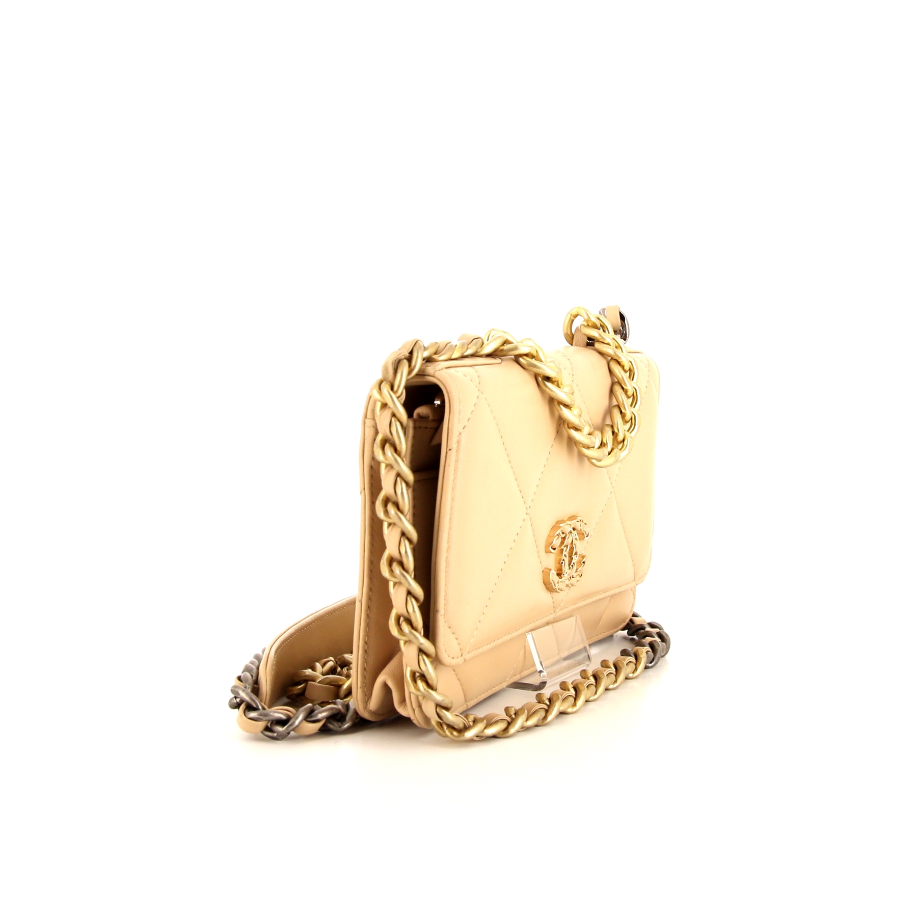 Chanel Wallet on Chain 19 shoulder bag in beige quilted leather