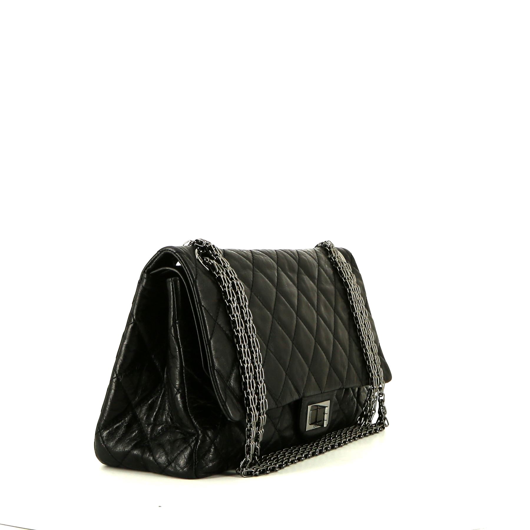 Sac bandoulière Chanel 2.55 en cuir matelassé noir