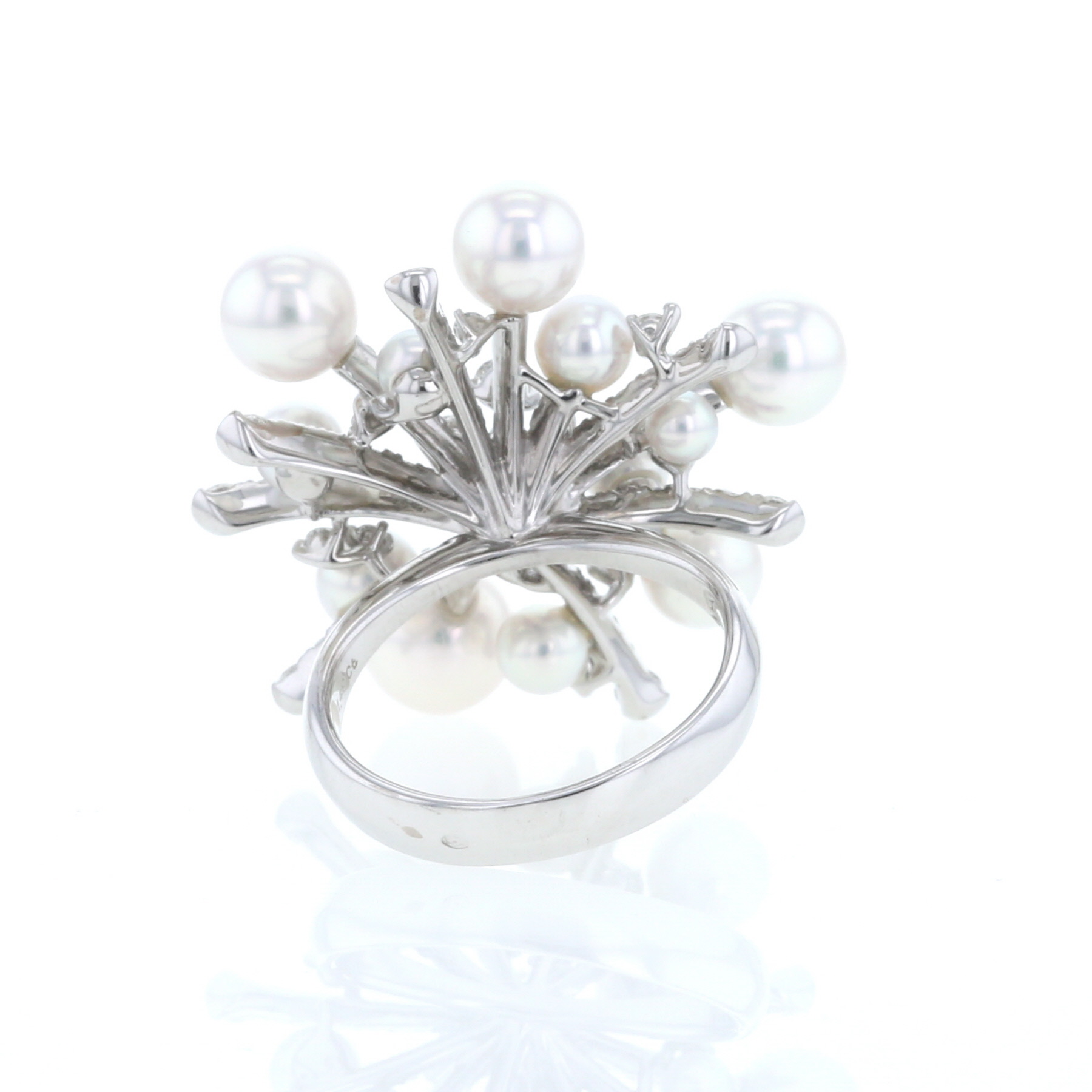 A World Of Creativity Ring In White Gold, Pearls And