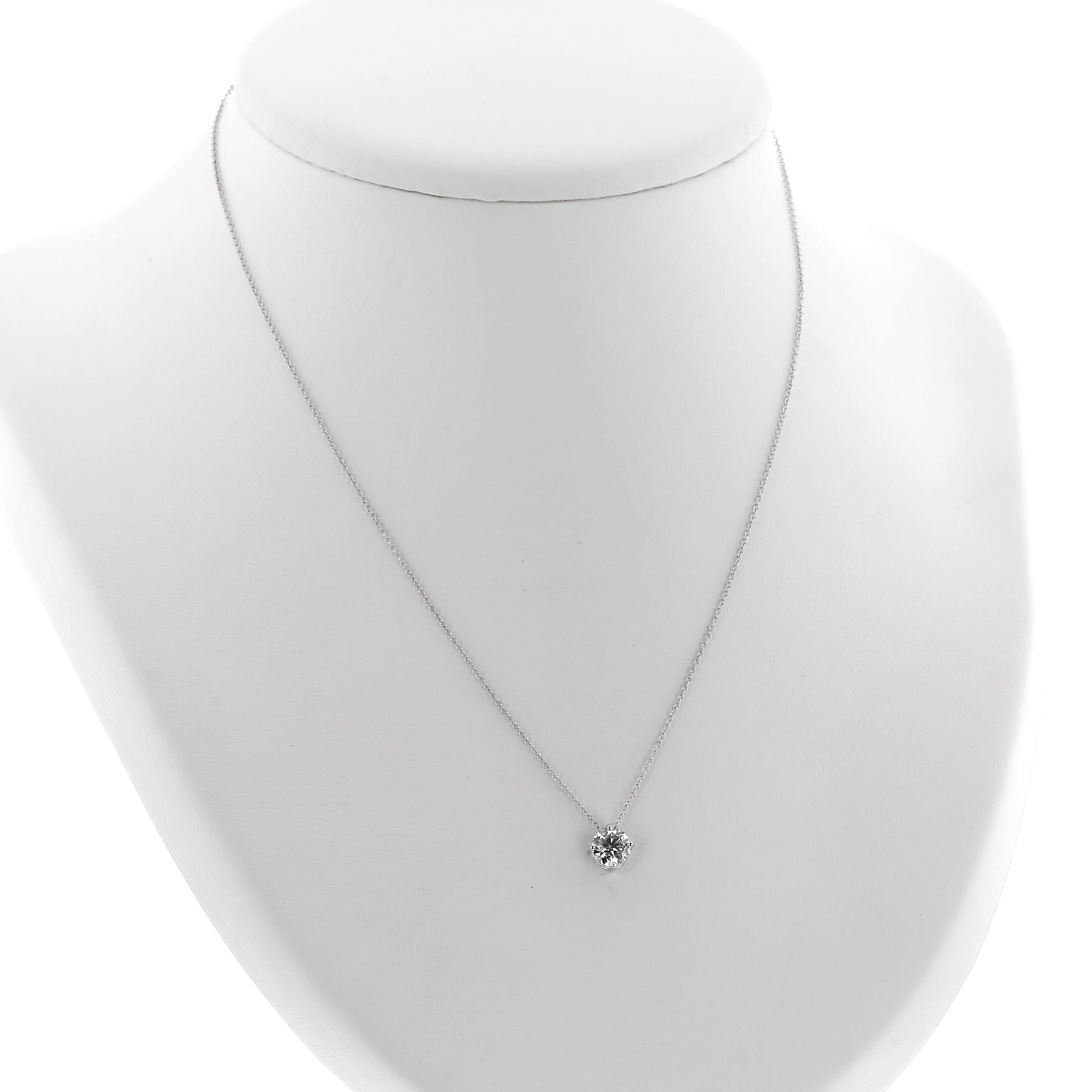 Collier solitaire en or blanc et diamant (1 carat)