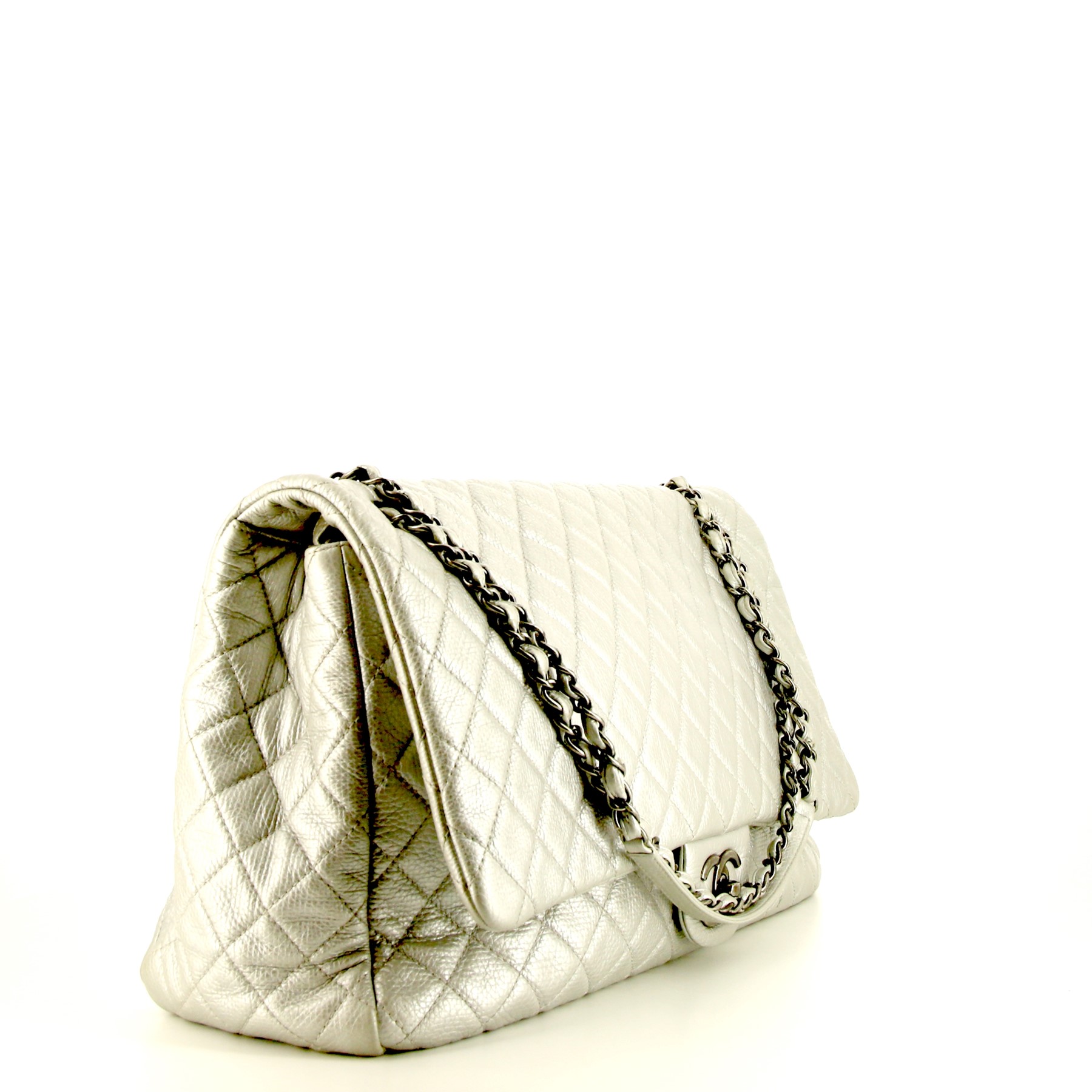 Borsa da viaggio Chanel Timeless in pelle martellata e trapuntata argentata