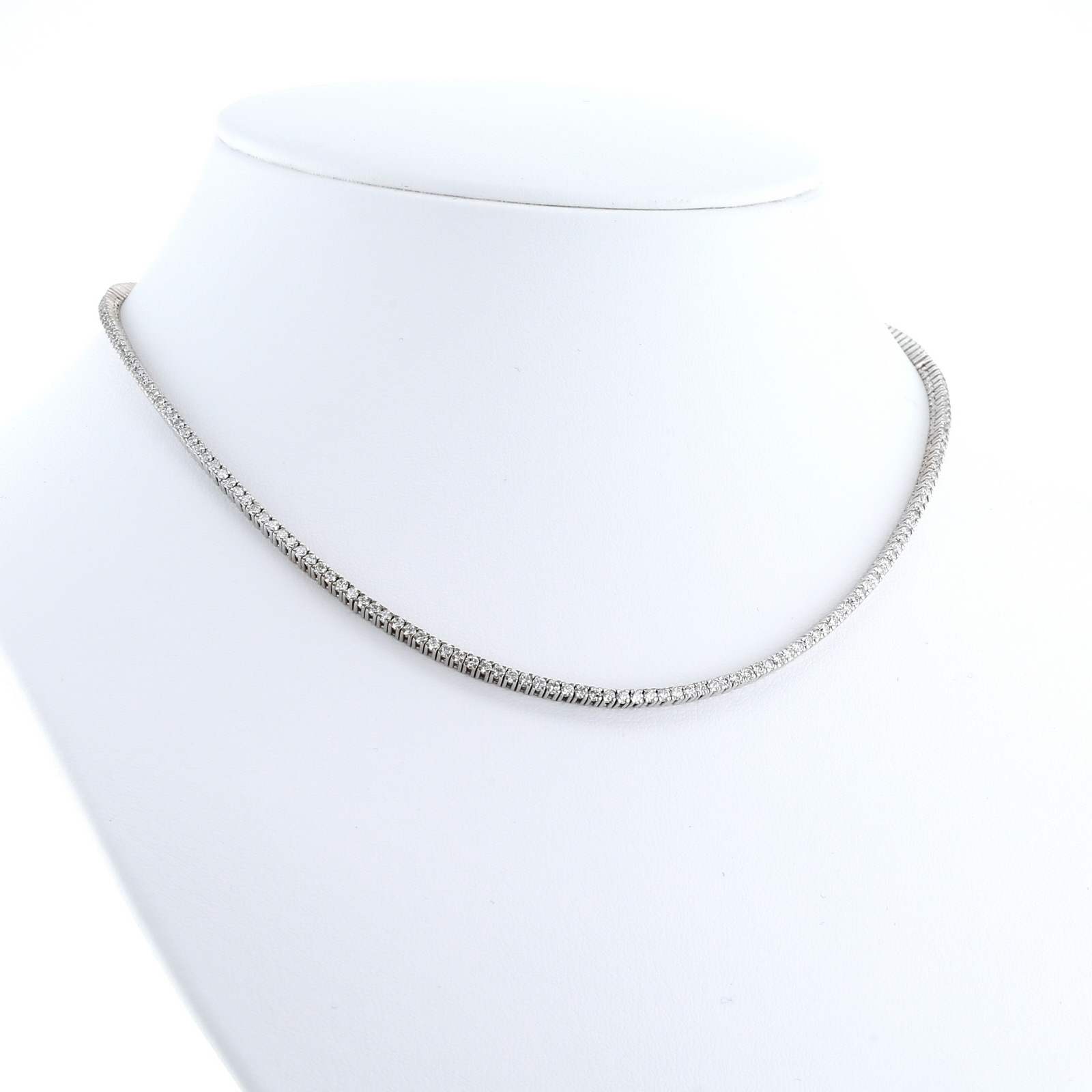 Collana in oro bianco e diamanti (5.50 cts.)