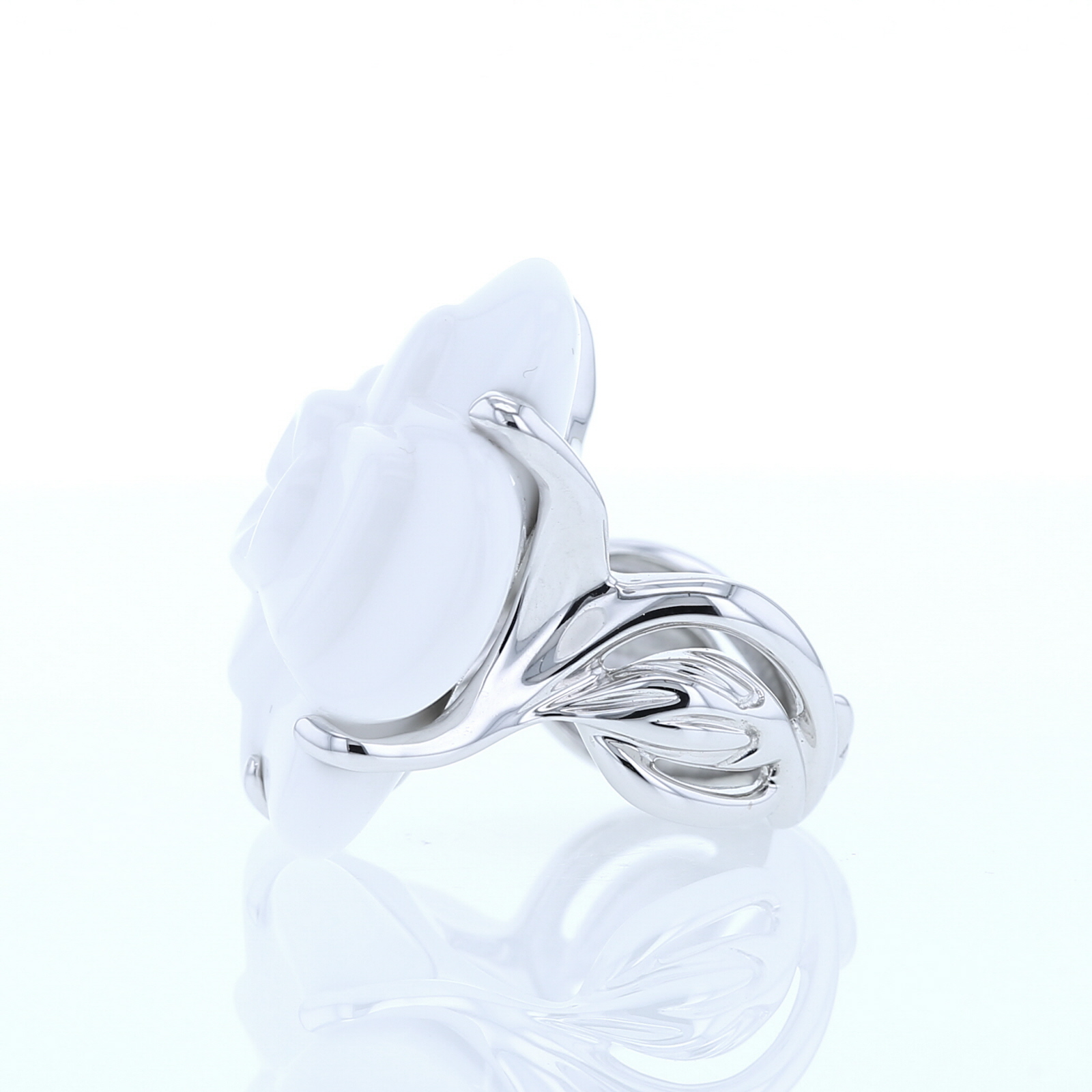 Camelia Large Model Ring In Agate And White Gold