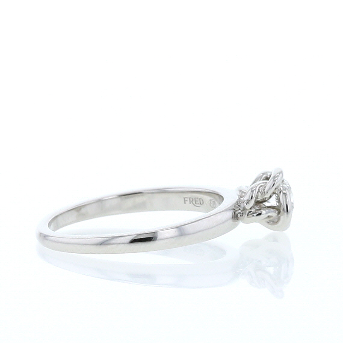 Fred Fleur Céleste solitaire ring in platinium and diamond