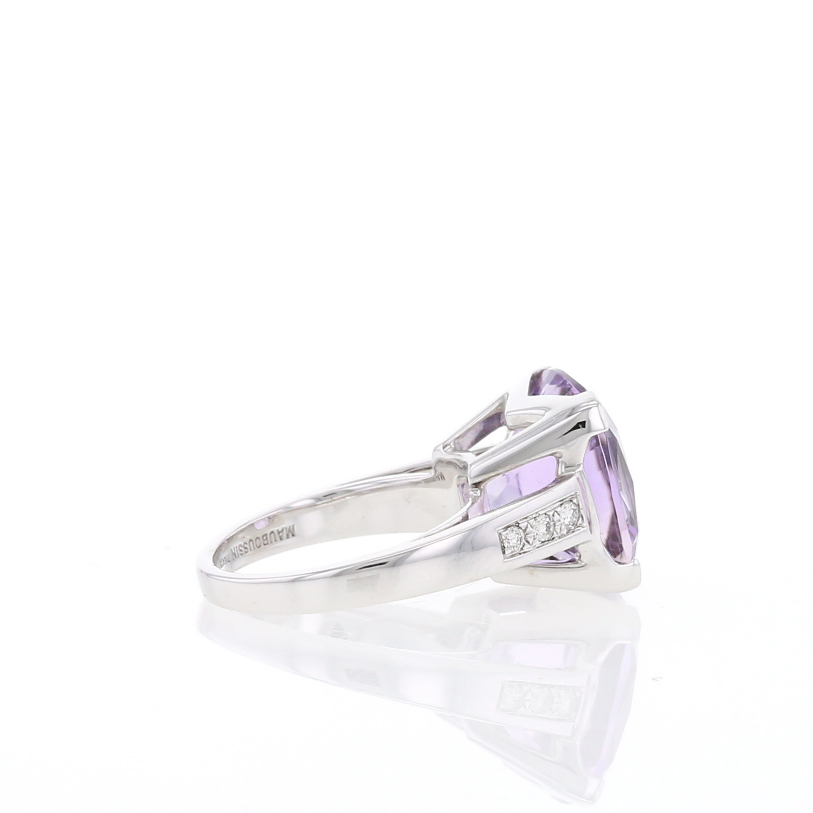 Mauboussin Gueule d'Amour ring in white gold and diamonds and in amethyst