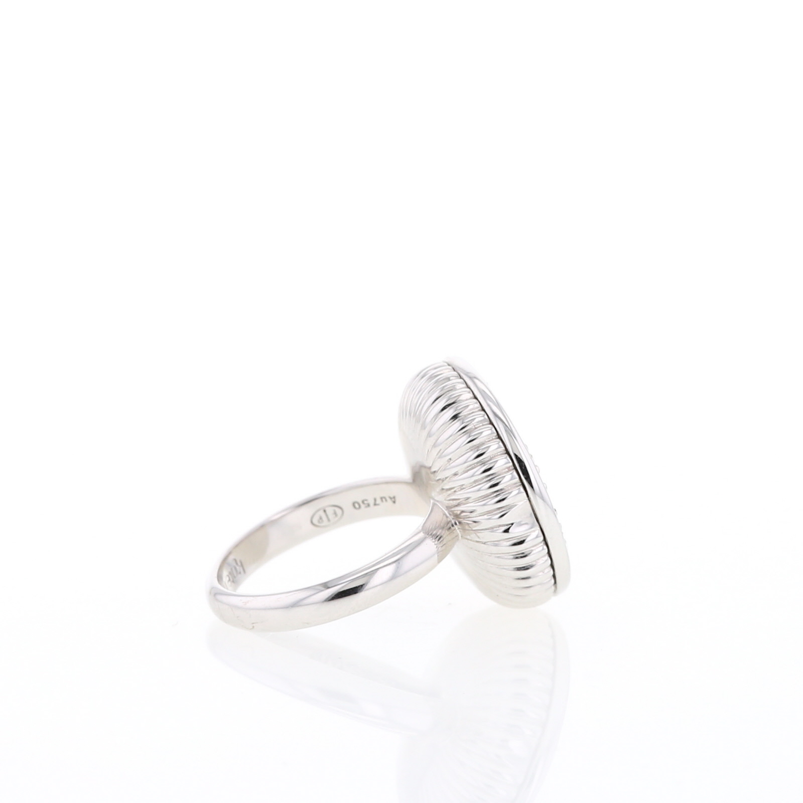 Bague Fred Secret Kate Moss en or blanc et diamants