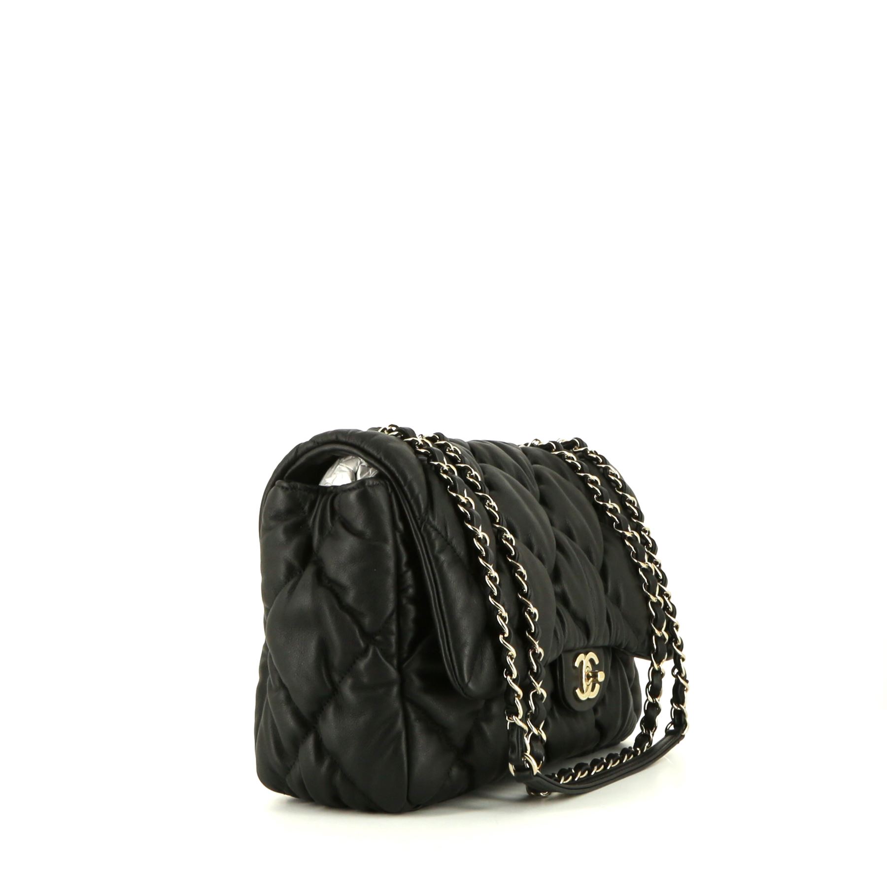 Chanel   handbag  in black quilted leather