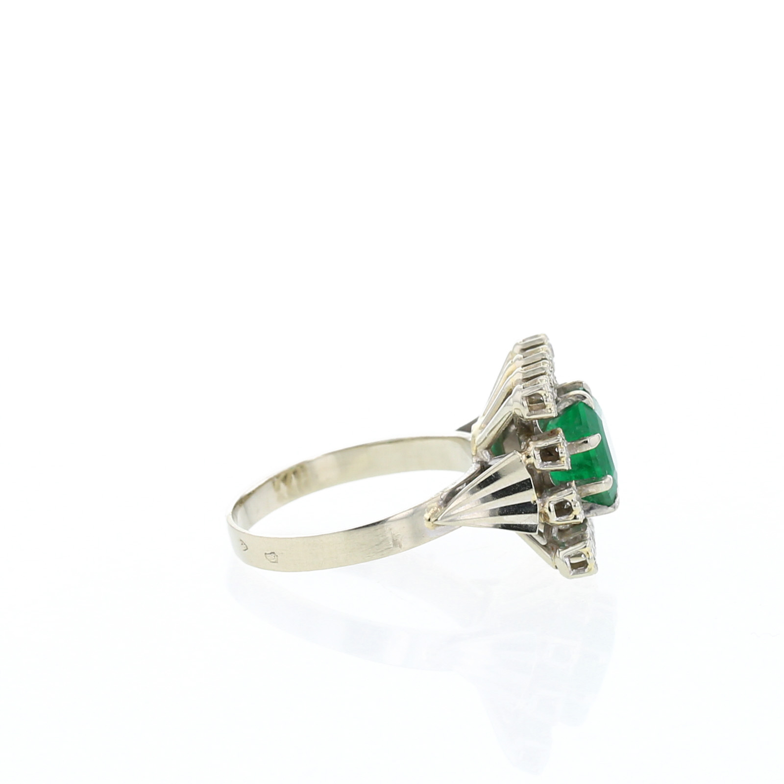 Ring In White Gold, Emerald And Diamonds