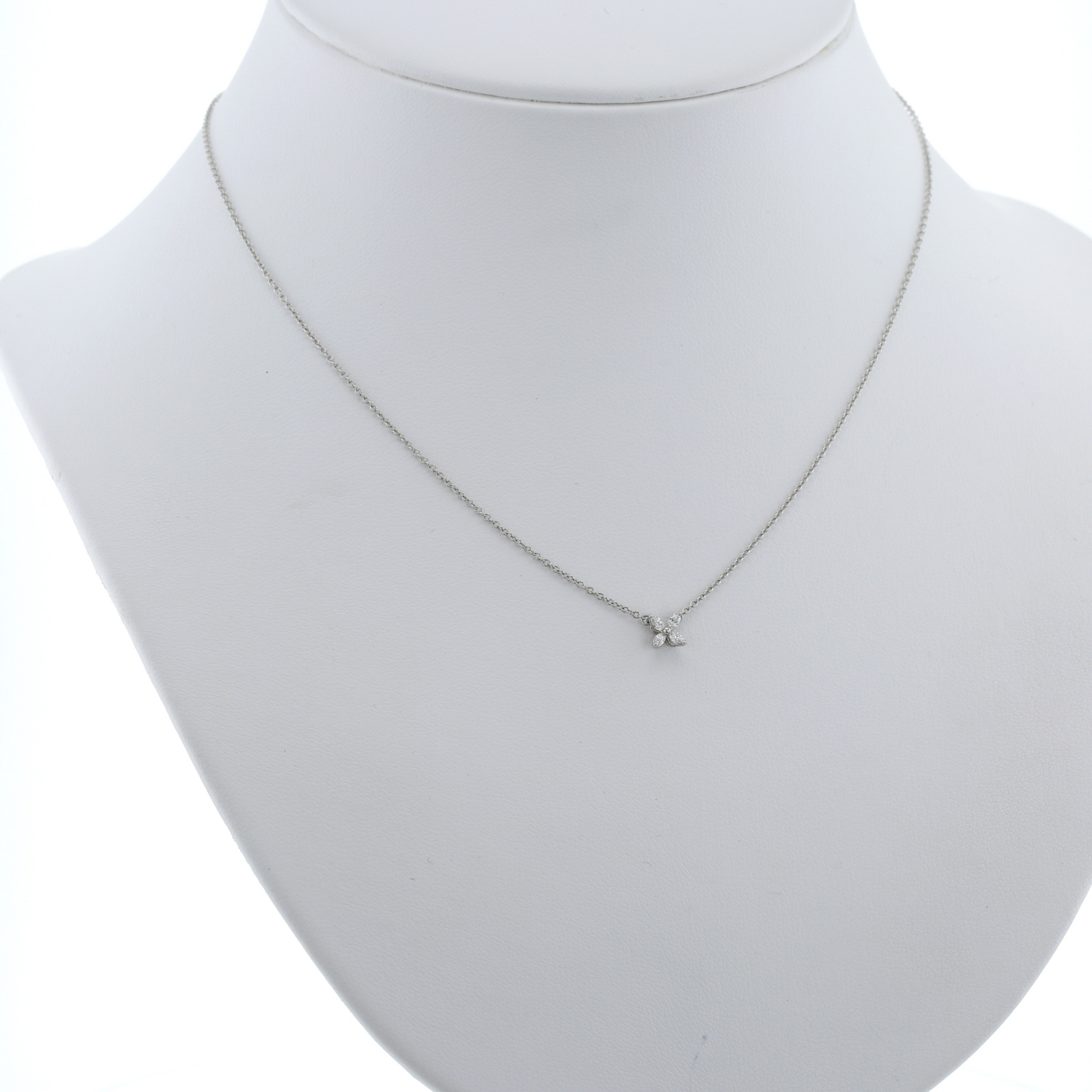 Tiffany 
Co Victoria necklace in platinium and diamonds Tiffany 
Co Victoria necklace in platinium and diamonds