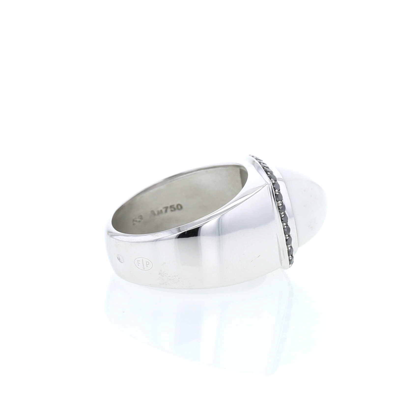 Fred Pain de Sucre medium model ring in white gold, agate and diamonds