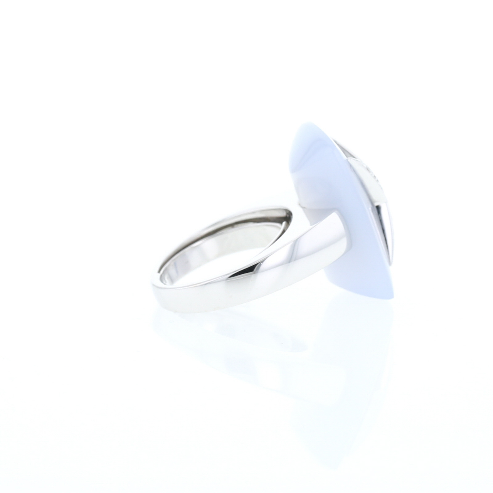 Sortija Mauboussin Etoile Divine de oro blanco, diamantes y calcedonia