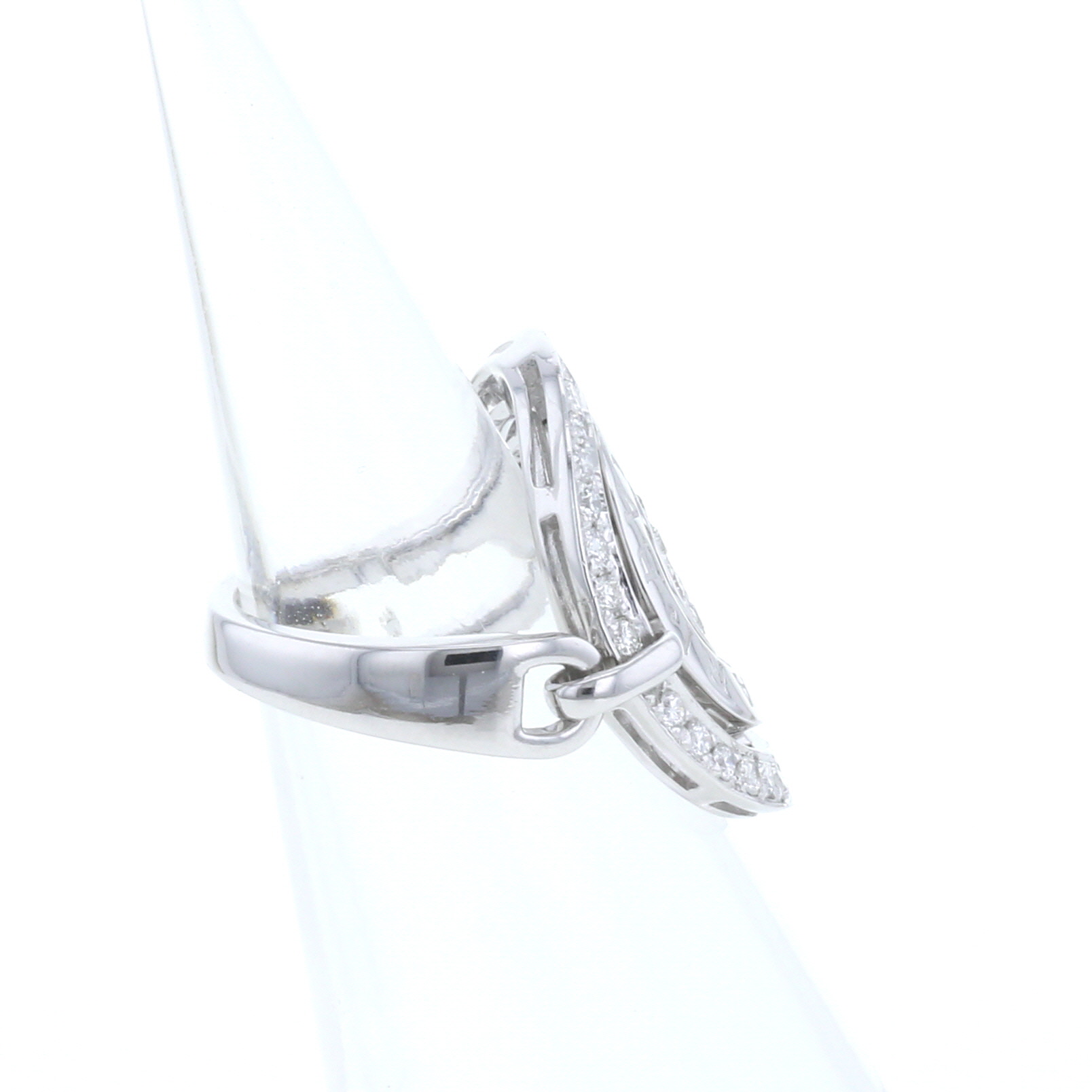 Half-articulated Bulgari Astrale ring in white gold and diamonds