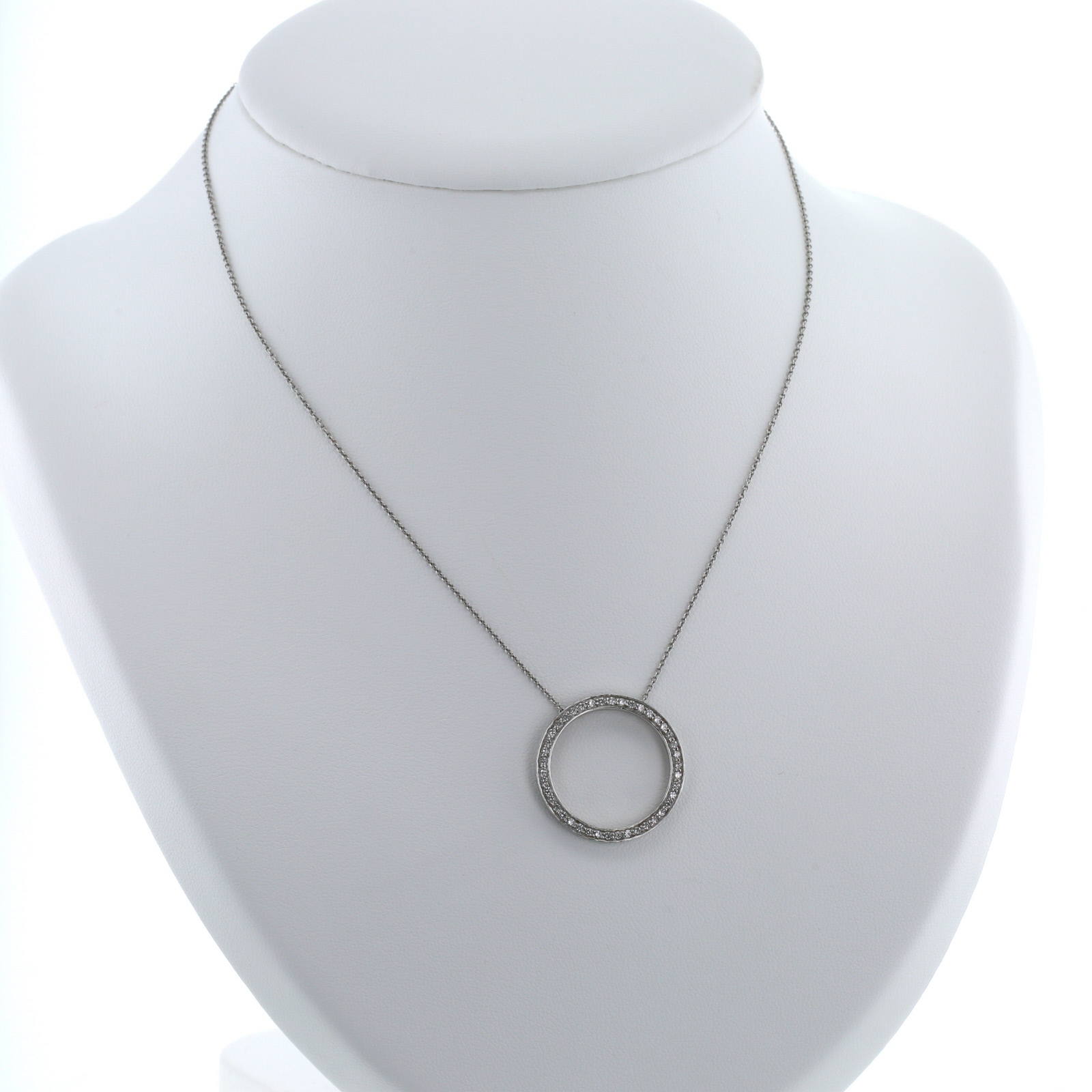 Tiffany 
Co  necklace in platinium and diamonds