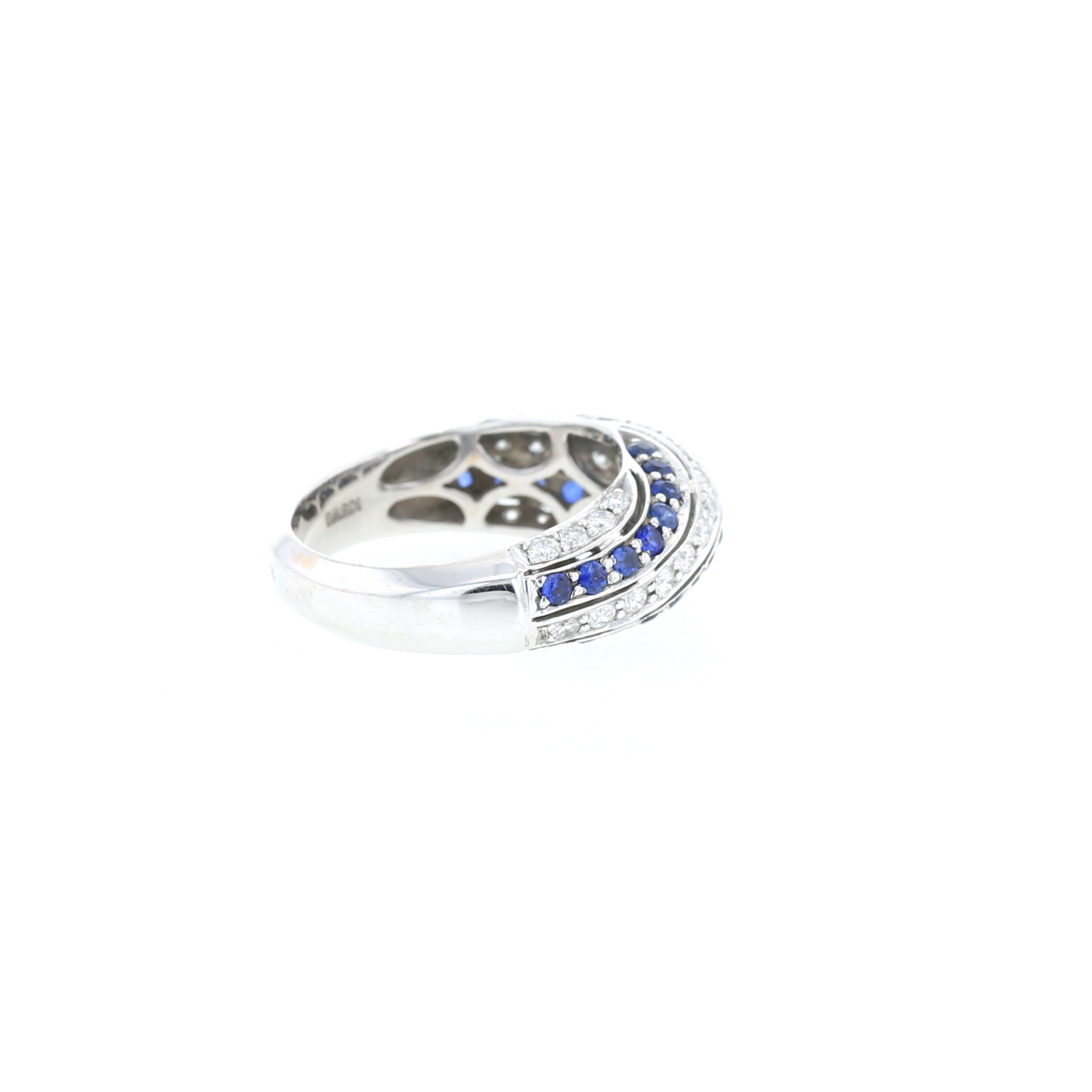 Vintage  ring in white gold, diamonds and sapphires