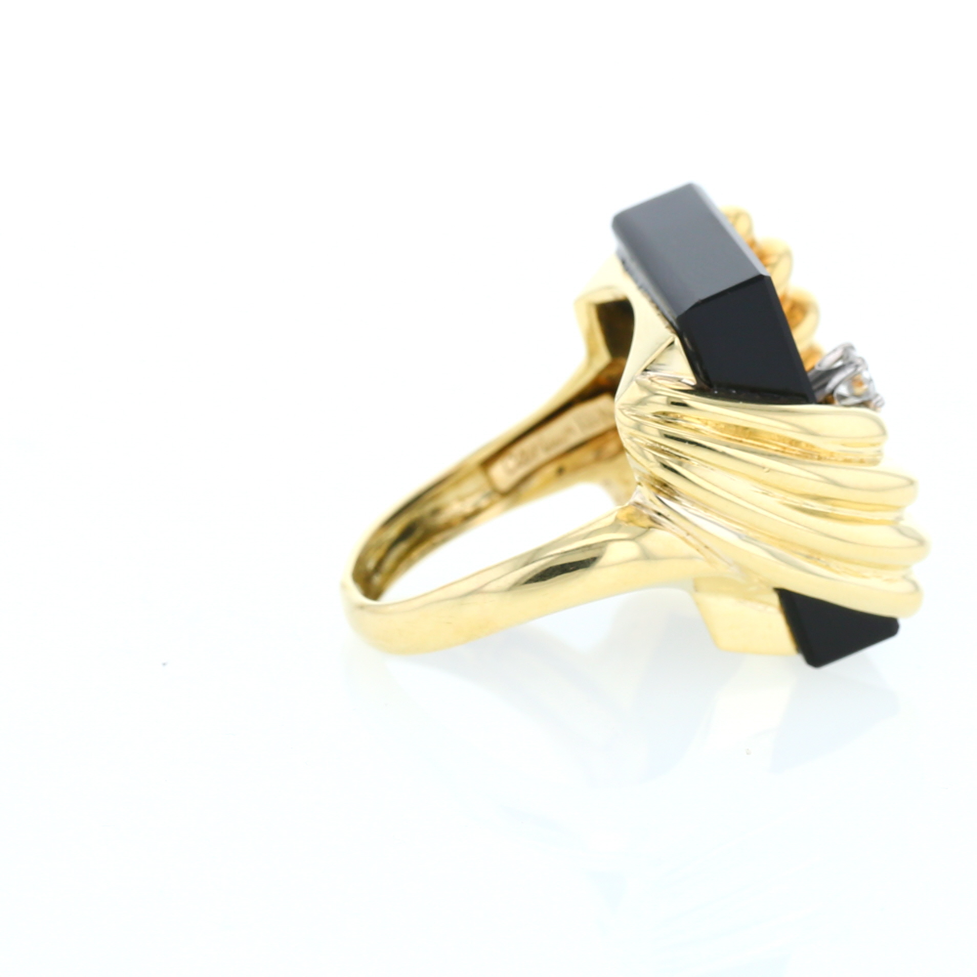 Bague Cartier  en or jaune, onyx et diamants